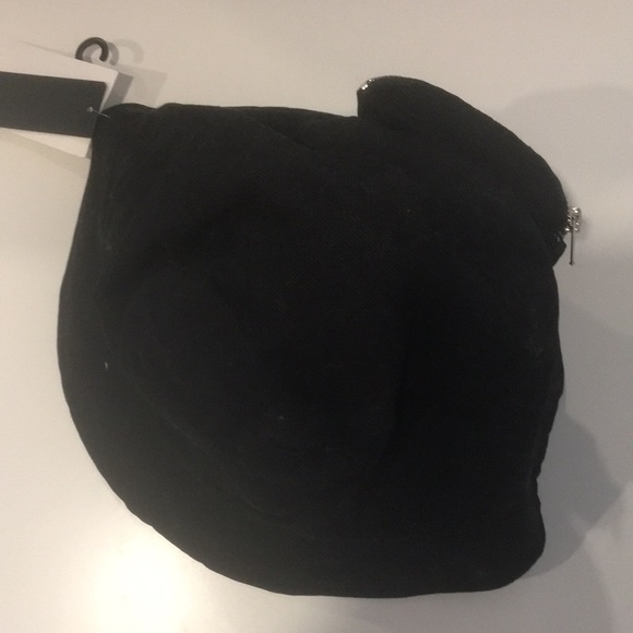 STEVE MADDEN Women’s Black Canvas Bucket Hat - Picture 5 of 6